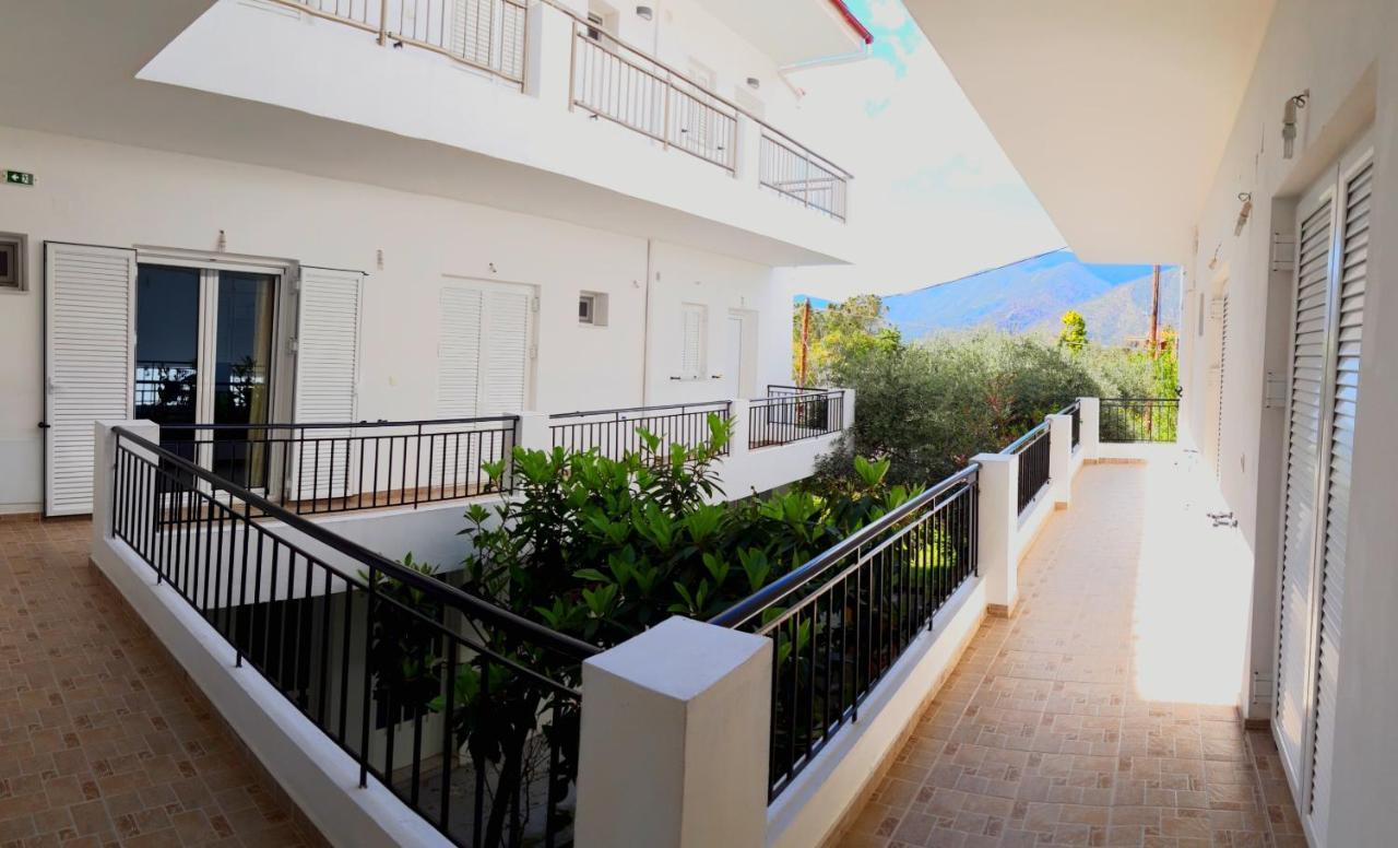 روفيس Ενοικιαζόμενα Δωμάτια Γεωργία Σταμούλου المظهر الخارجي الصورة