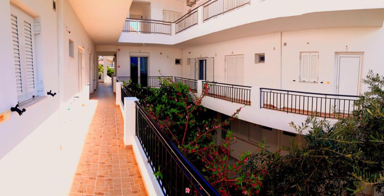 روفيس Ενοικιαζόμενα Δωμάτια Γεωργία Σταμούλου المظهر الخارجي الصورة